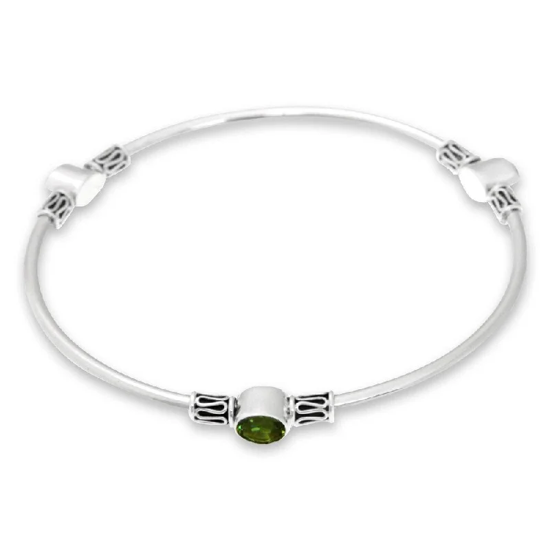 Overlapping scale bracelet-Handmade Peridot Sterling Silver 'Harmony of Three' Bangle Bracelet (Indonesia)