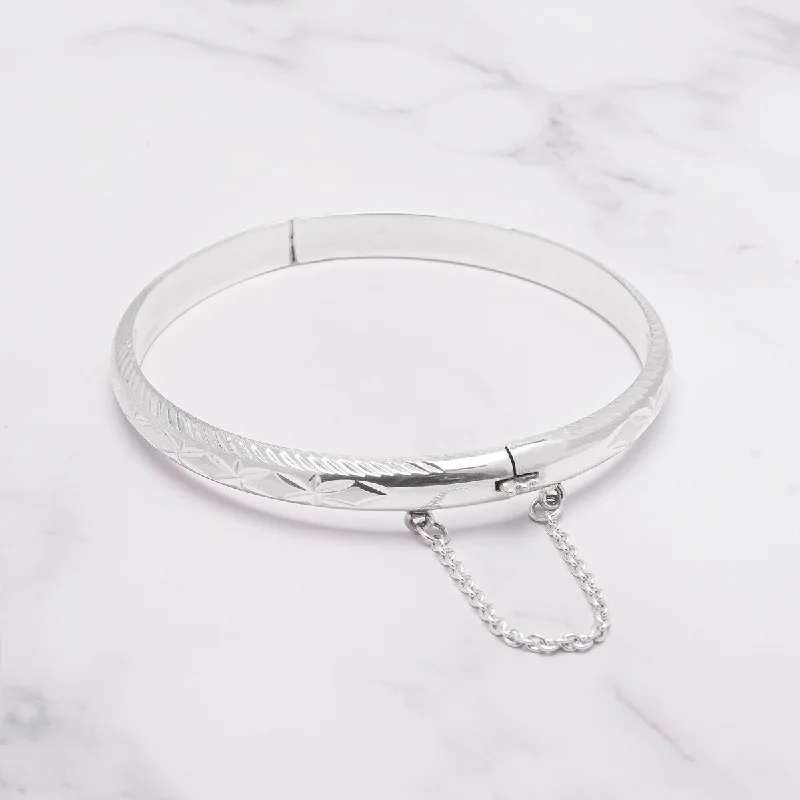 Grainy texture bracelet-Victoria Townsend .925 Sterling Silver Criss Cross Bangle Bracelet