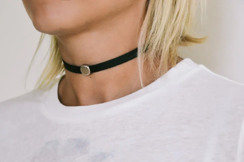 Cast metal necklace-Black choker necklace for women with silver round bead