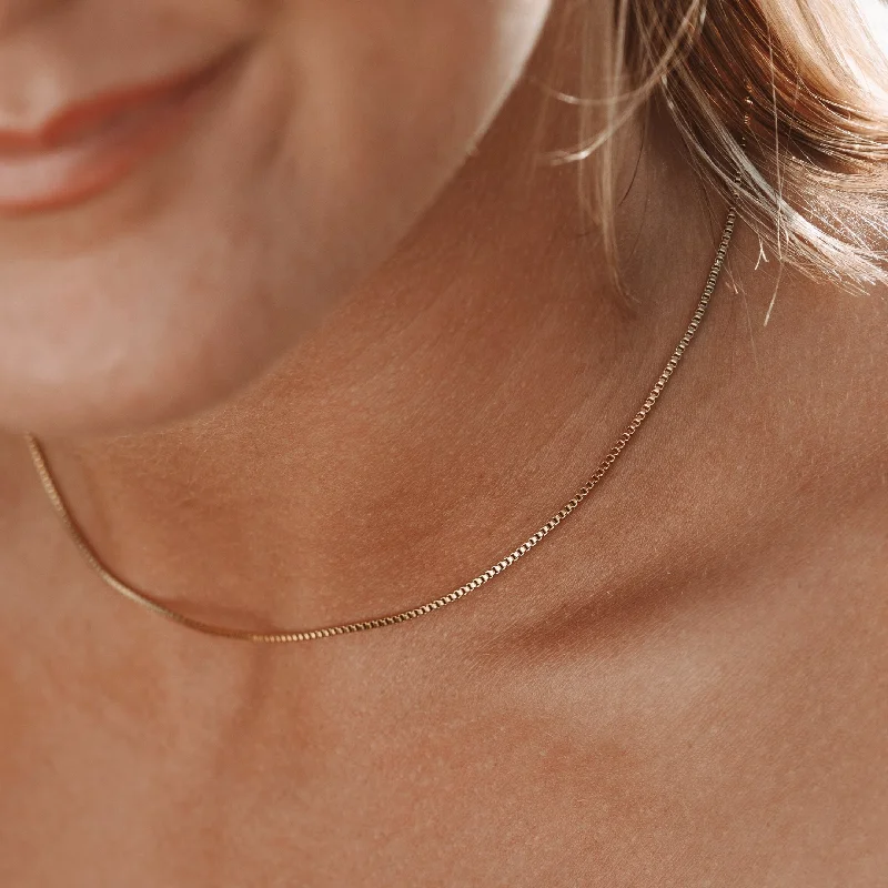 Pleated design necklace-Dainty Box Choker