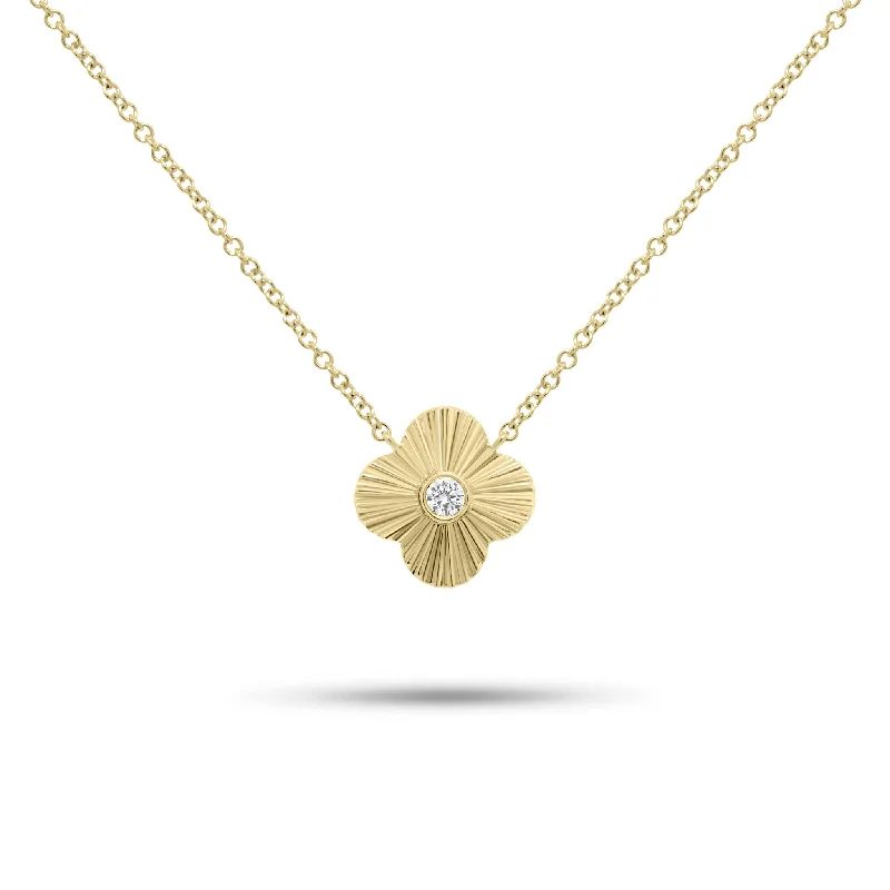 Delicate filigree necklace-Diamond & Ridged Gold Clover Pendant Necklace