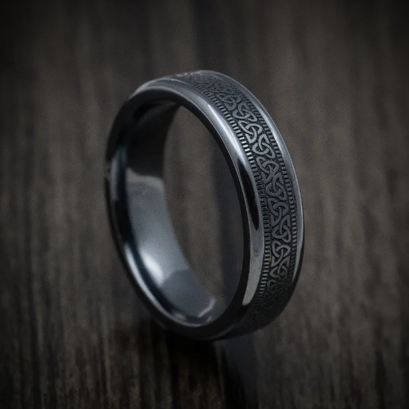 Juniper leaf ring-Black Titanium Celtic Knot Men's Ring