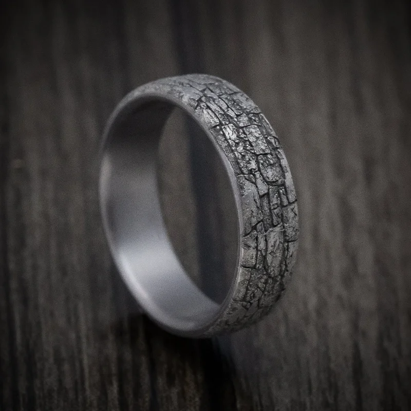 Eight-stone ring-Tantalum Men's Ring with Stone Wall Texture Design