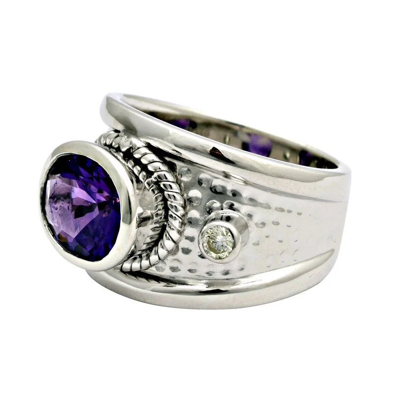 Ring-Amethyst and Diamond